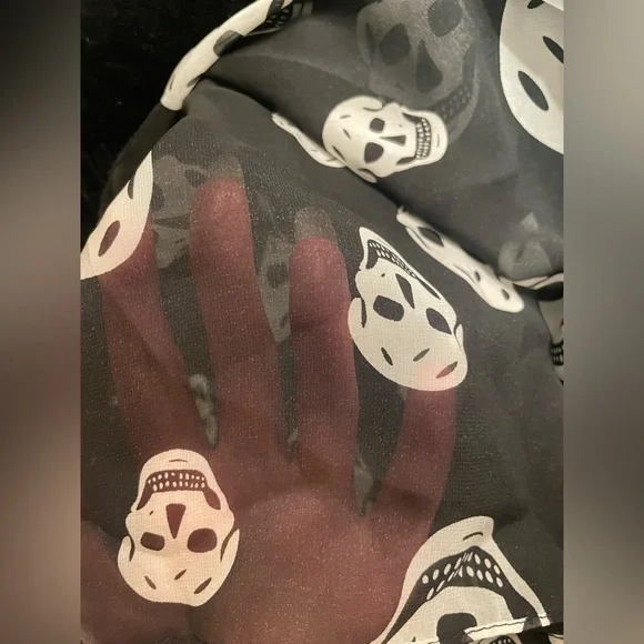 SHEER SKULLS ☠️ | Black & White Skull Print | Scarf (Brand New!) 💕✨ - Picture 11 of 12